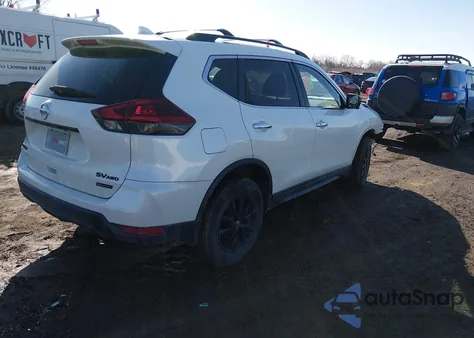 2018 Nissan Rogue Sv z USA, uszkodzony, nr VIN 5N1AT2MV1JC820564